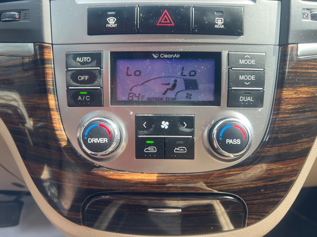 2011 Hyundai Santa Fe Image 14