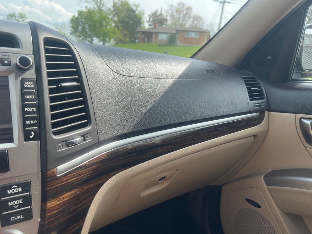 2011 Hyundai Santa Fe Image 17