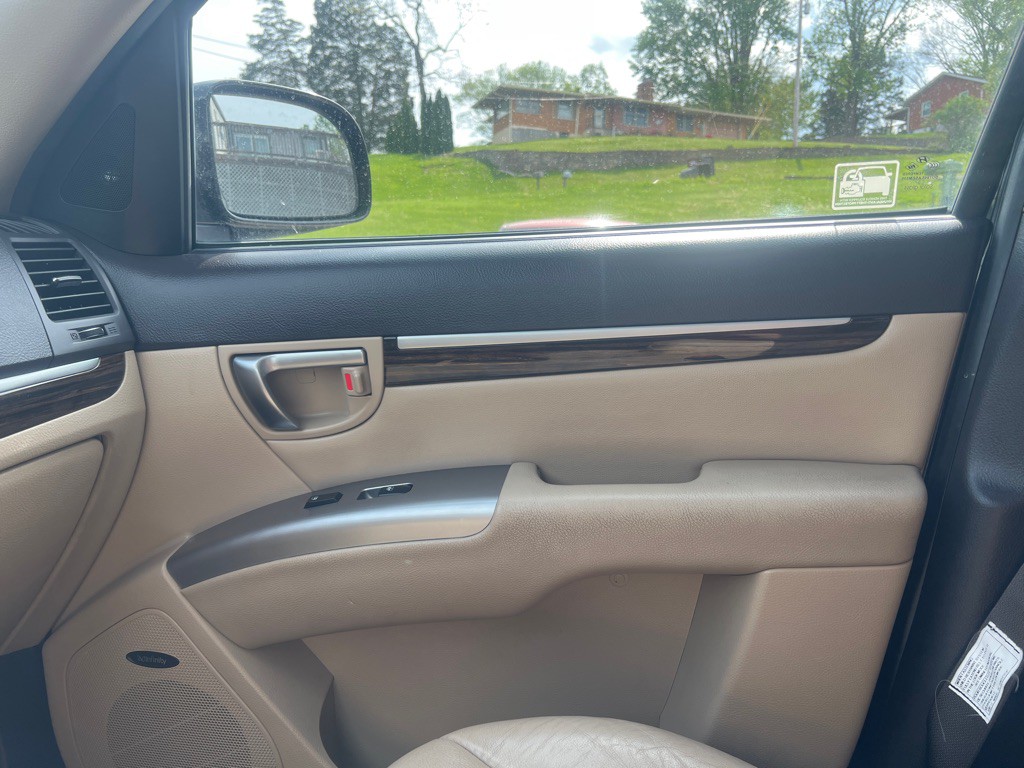 2011 Hyundai Santa Fe Image 18