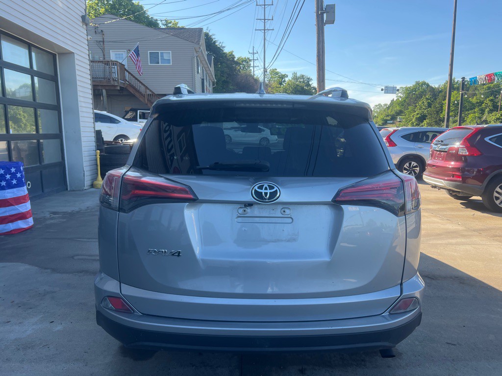 2017 Toyota Rav4 Image 6