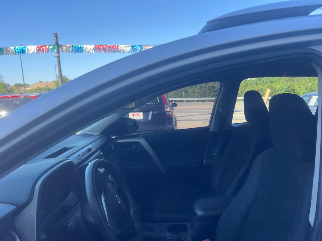 2017 Toyota Rav4 Image 10