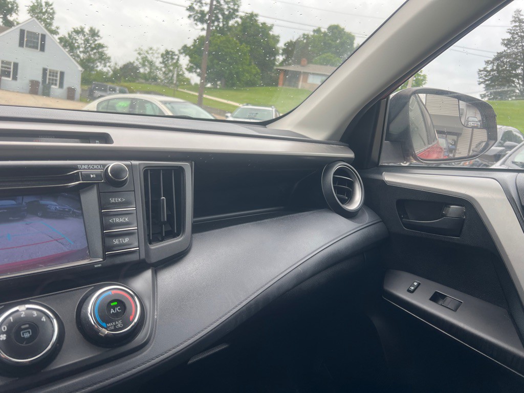 2016 Toyota Rav4 Image 16