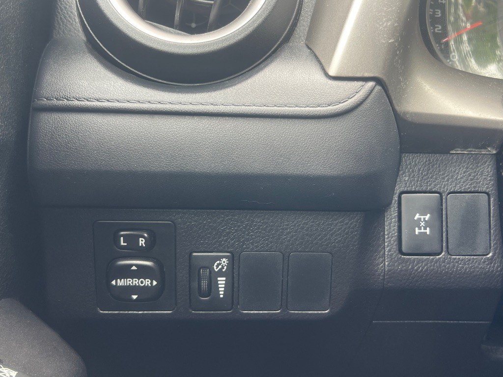 2016 Toyota Rav4 Image 19