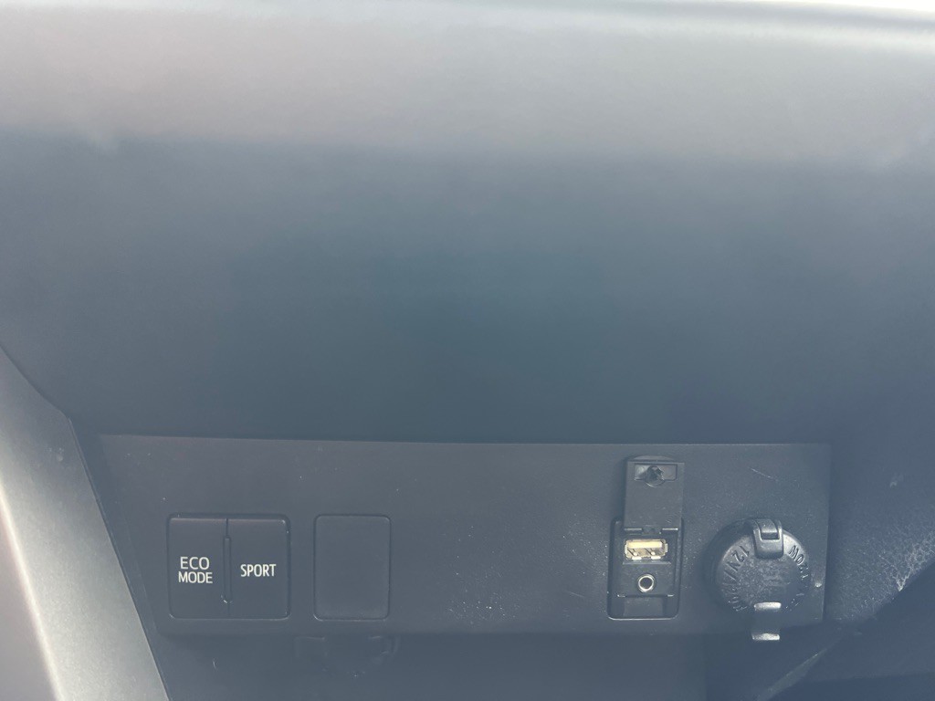 2016 Toyota Rav4 Image 21