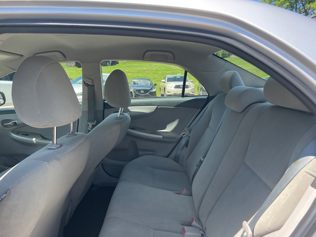 2012 Toyota Corolla Image 7