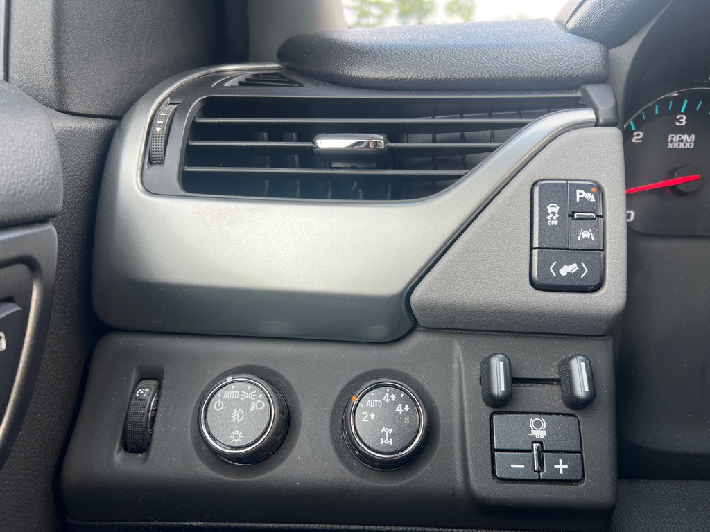 2016 Chevrolet Tahoe Image 17