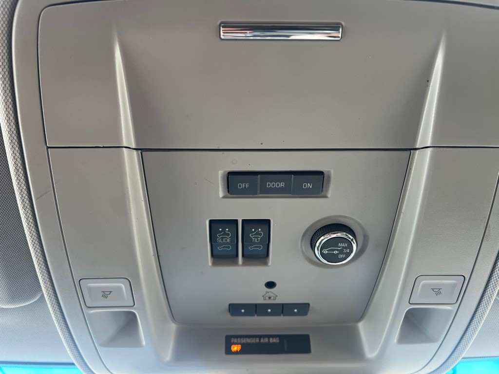 2016 Chevrolet Tahoe Image 18