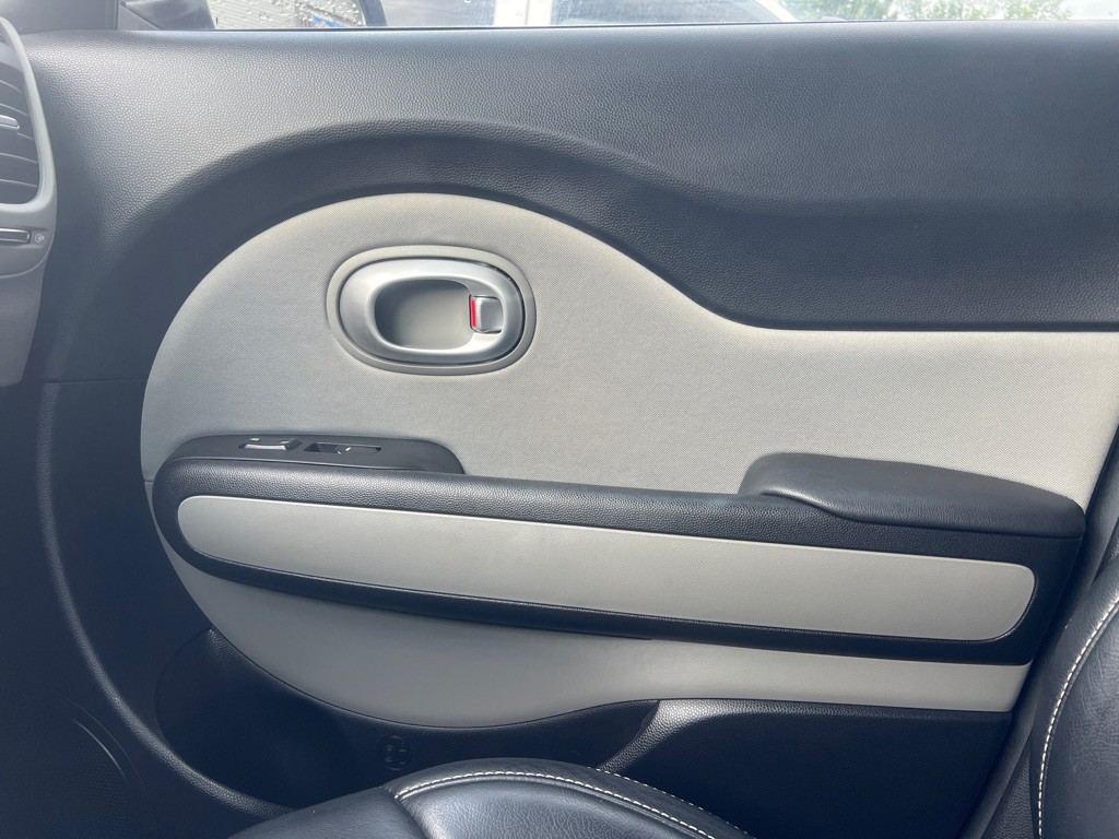 2016 Kia Soul Image 16