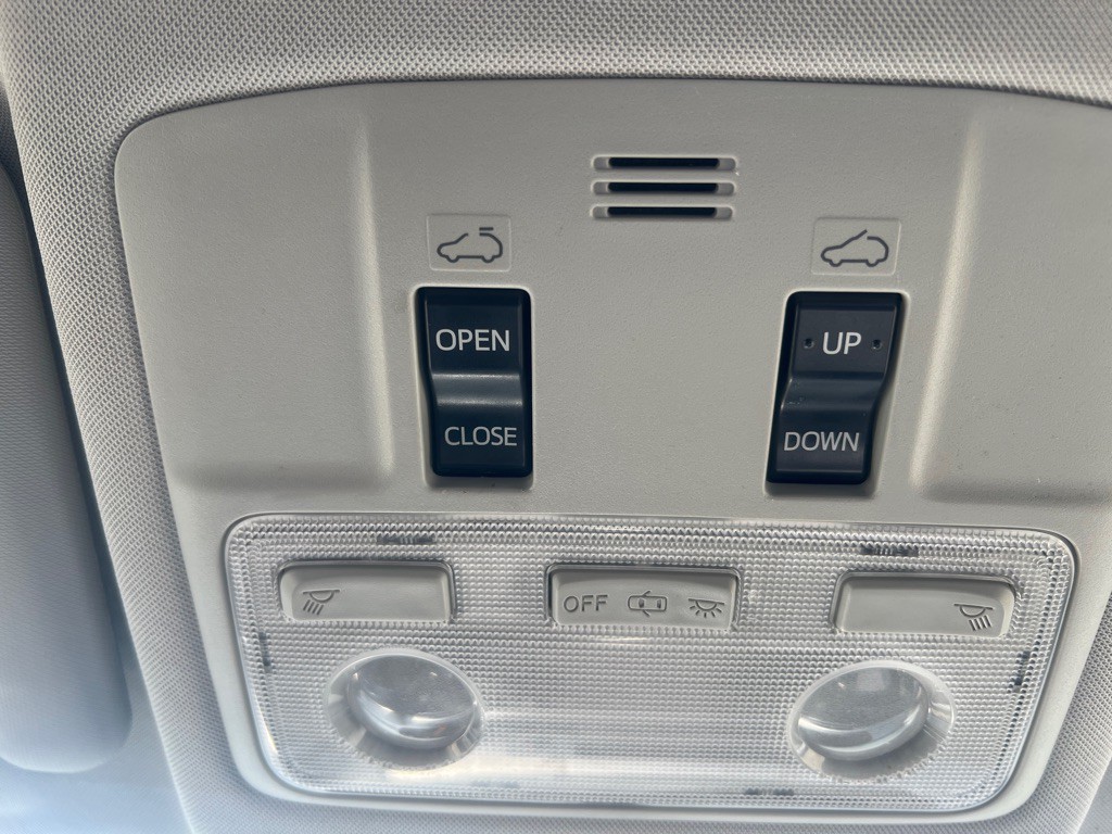 2013 Toyota Rav4 Image 18