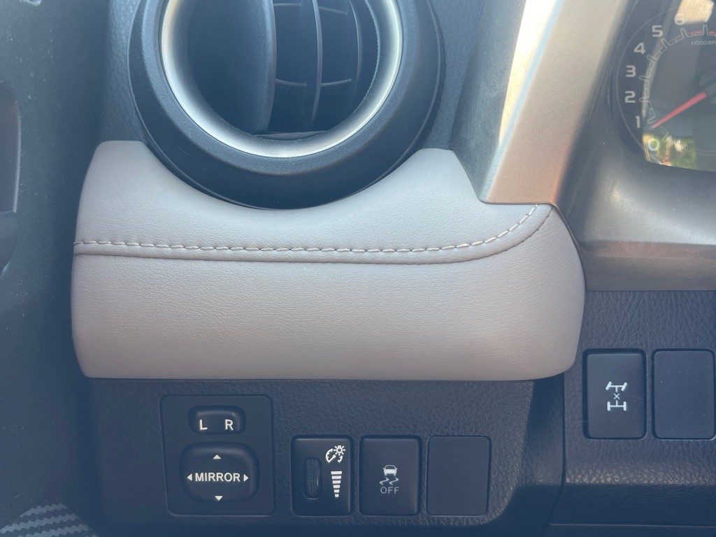 2013 Toyota Rav4 Image 24