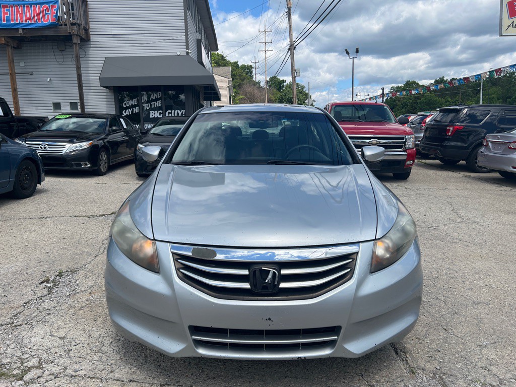 2011 Honda Accord Image 2