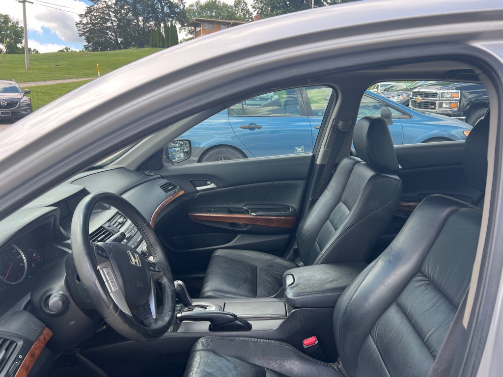 2011 Honda Accord Image 9