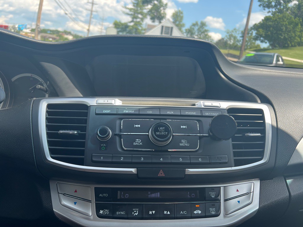 2015 Honda Accord Image 15