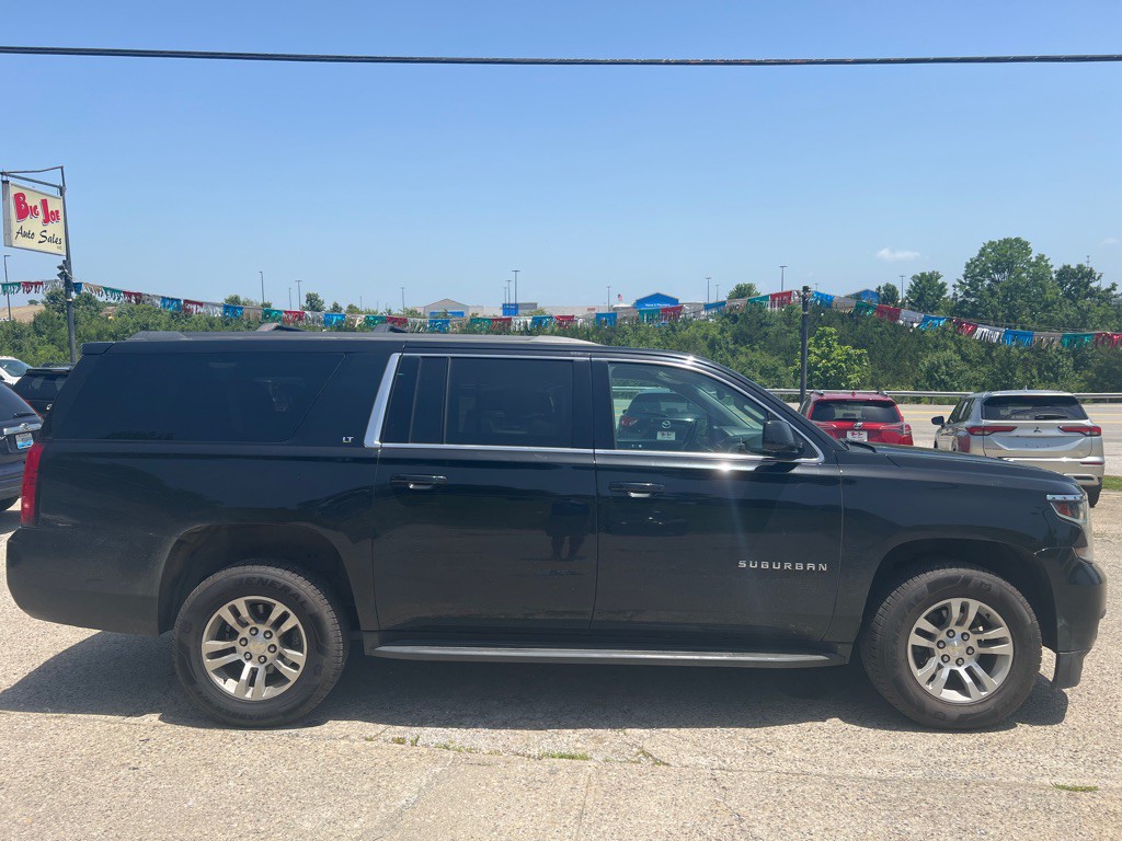 2019 Chevrolet Suburban Image 4