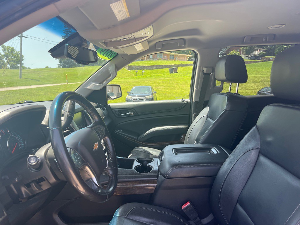 2019 Chevrolet Suburban Image 10