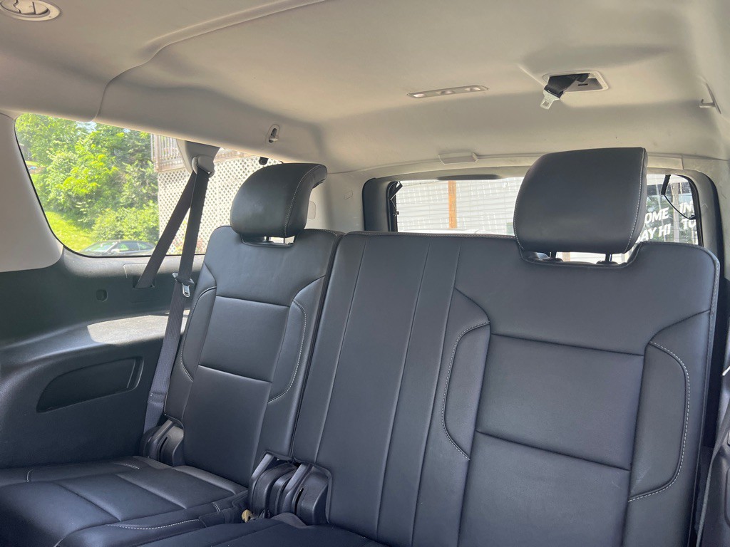 2019 Chevrolet Suburban Image 12