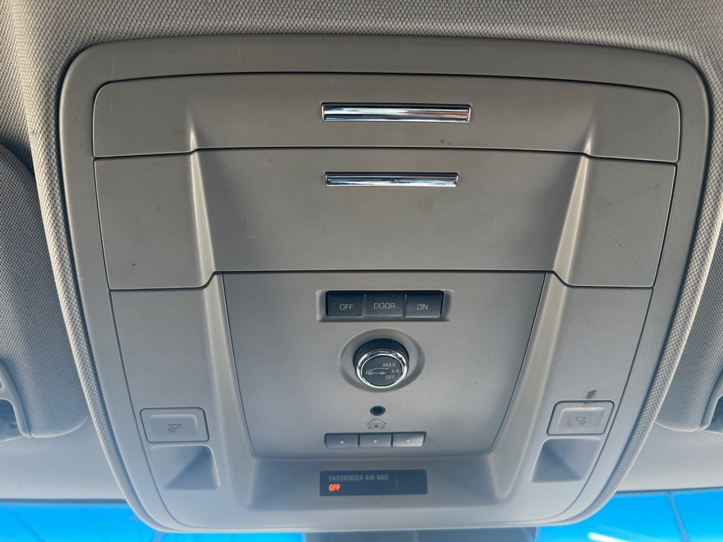 2019 Chevrolet Suburban Image 21