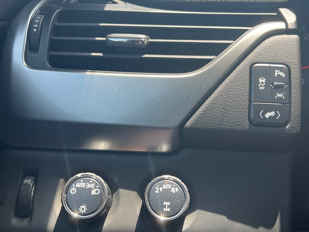 2019 Chevrolet Suburban Image 23