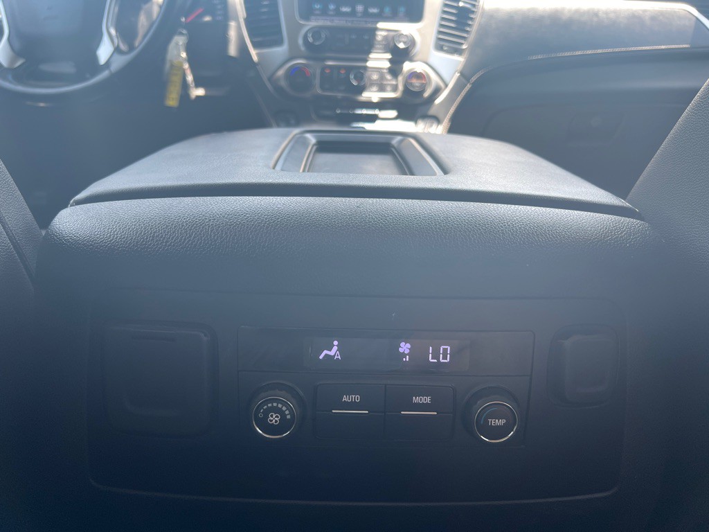 2019 Chevrolet Suburban Image 25