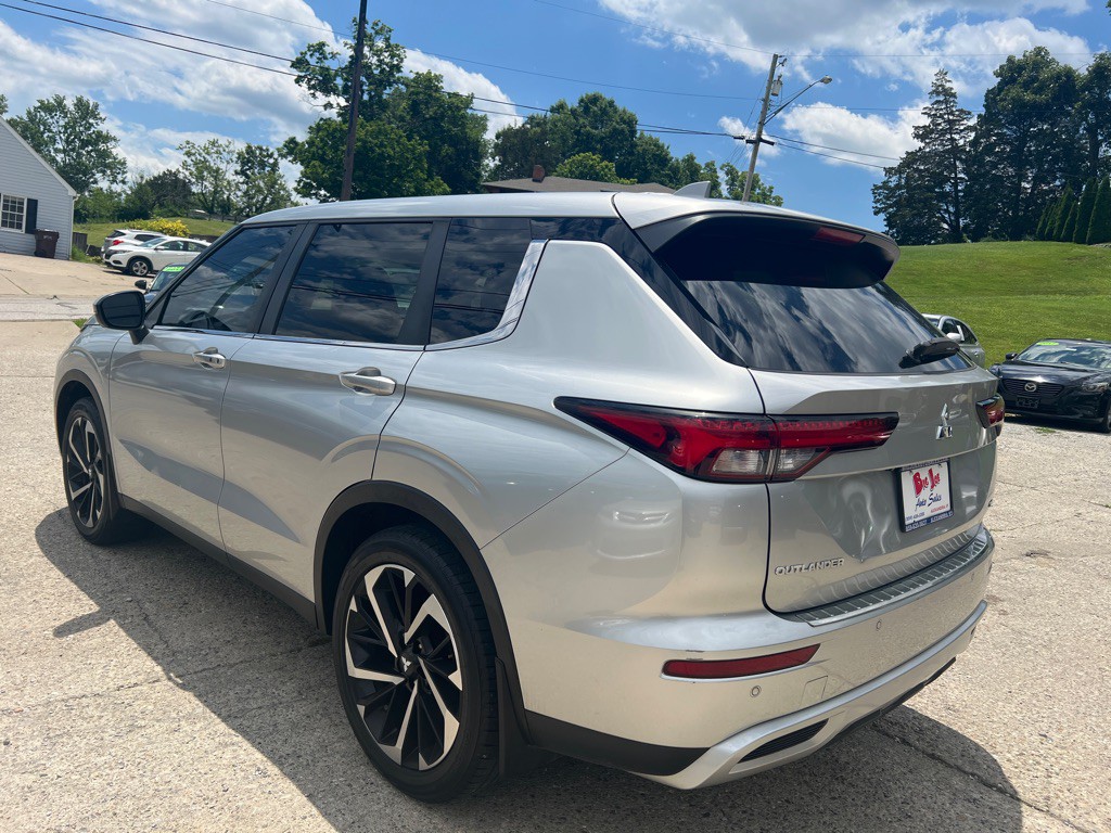 2022 Mitsubishi Outlander Image 7