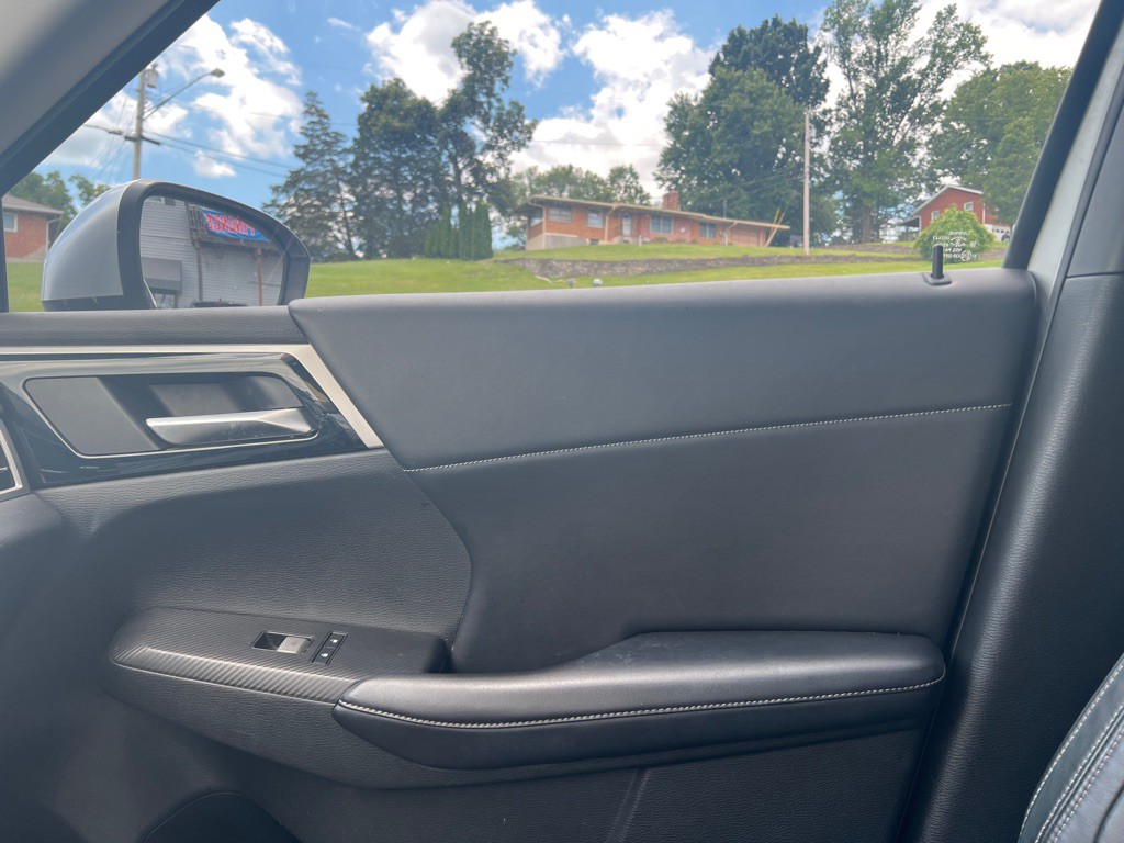 2022 Mitsubishi Outlander Image 24