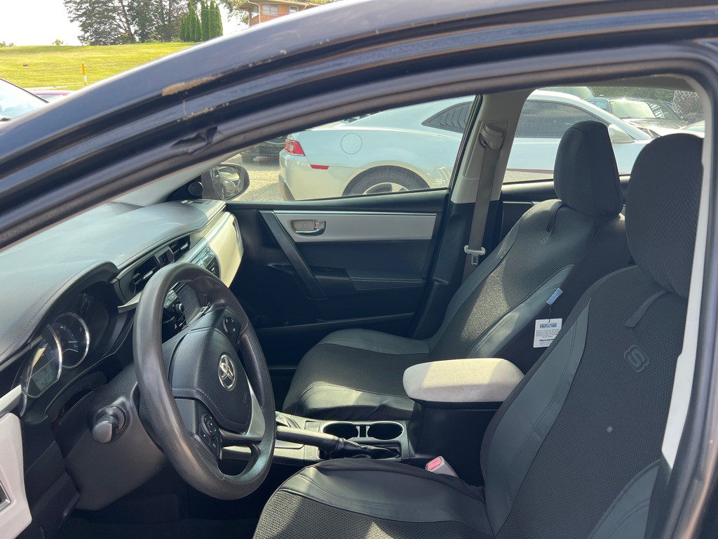 2016 Toyota Corolla Image 10