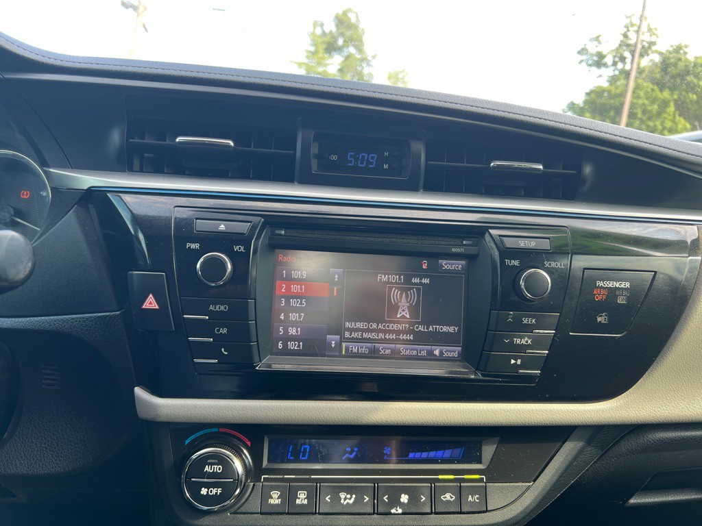 2016 Toyota Corolla Image 14