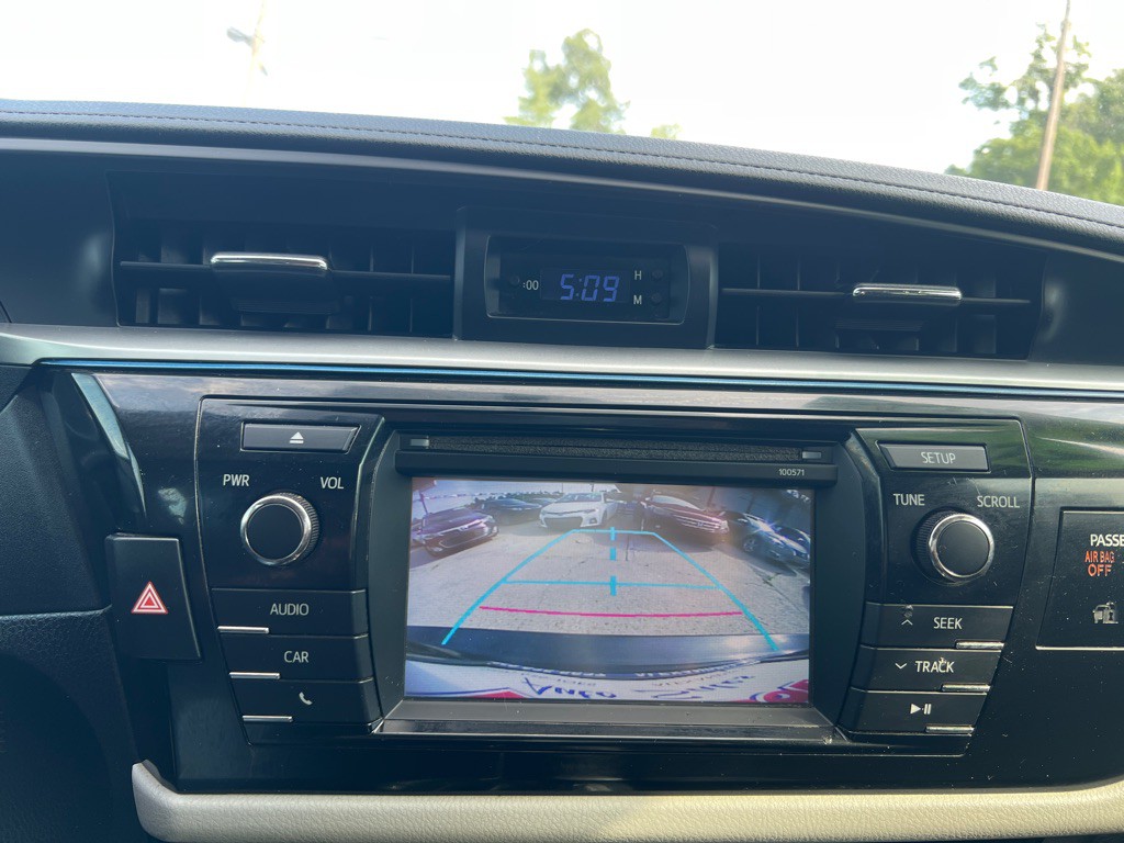 2016 Toyota Corolla Image 15