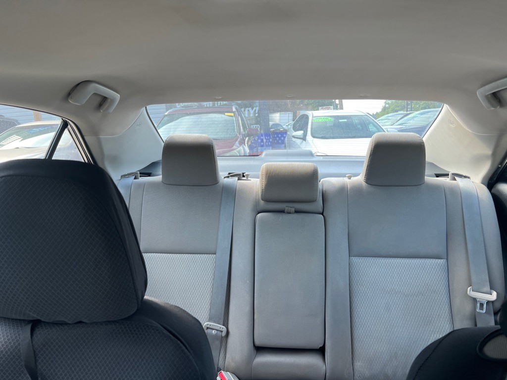 2016 Toyota Corolla Image 18