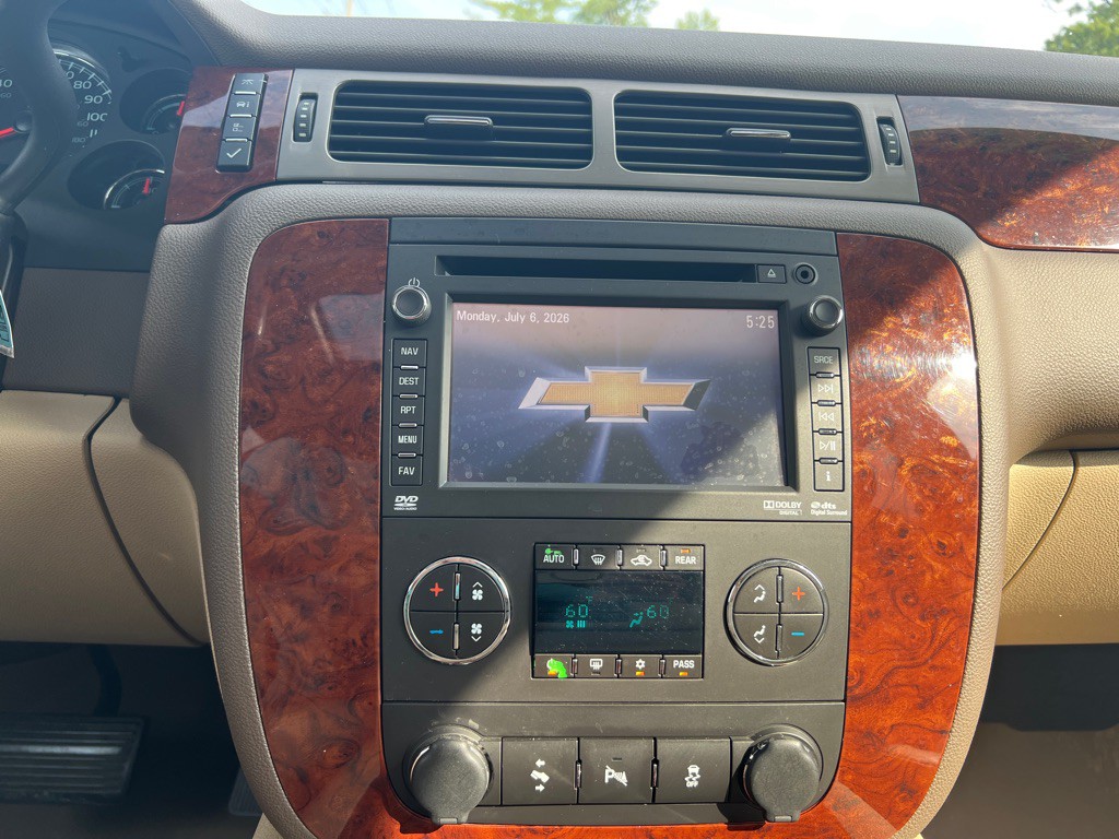 2012 Chevrolet Tahoe Image 16