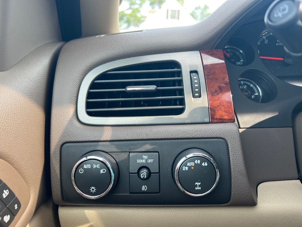 2012 Chevrolet Tahoe Image 21