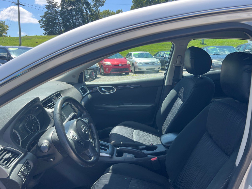 2019 Nissan Sentra Image 10