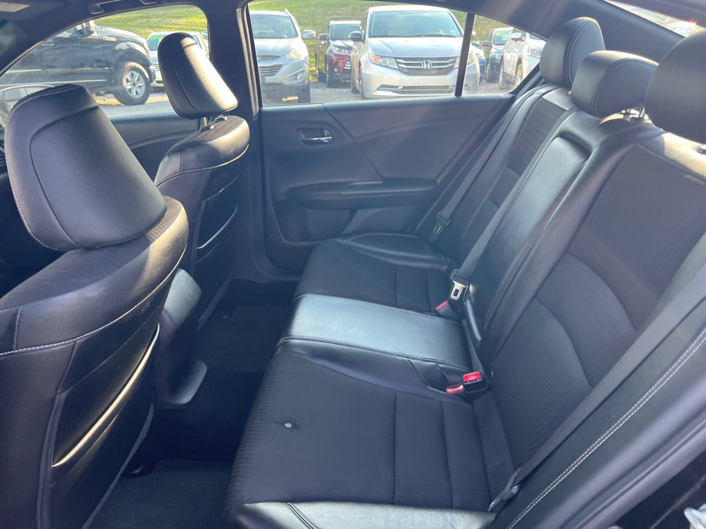 2017 Honda Accord Image 11