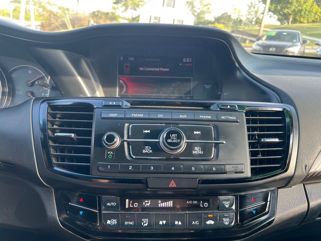 2017 Honda Accord Image 15