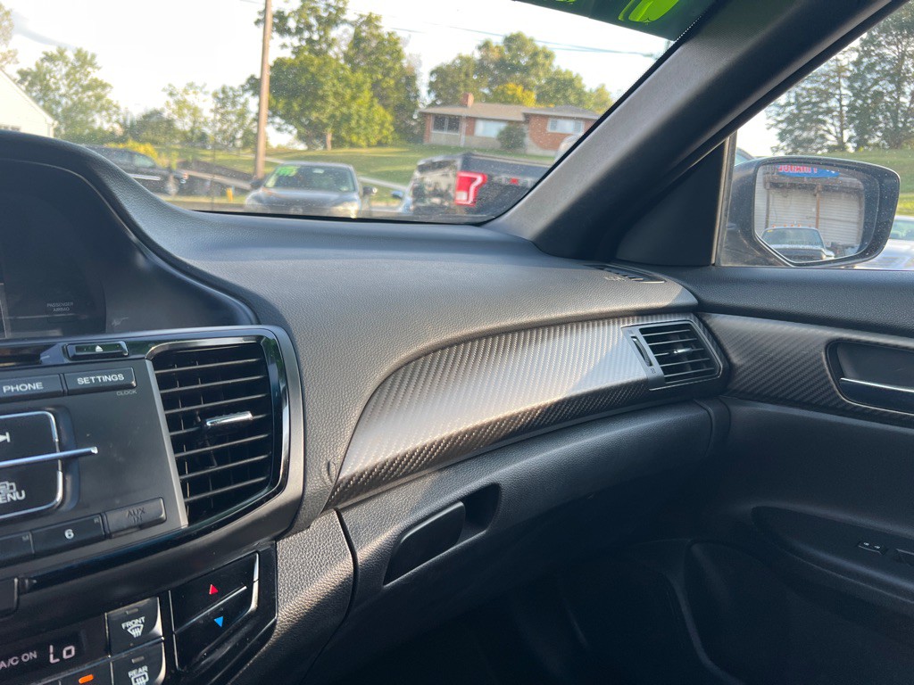 2017 Honda Accord Image 17