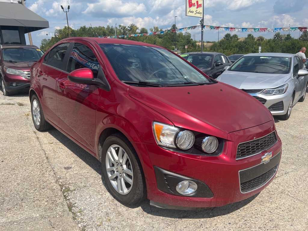 2012 Chevrolet Sonic Image 3