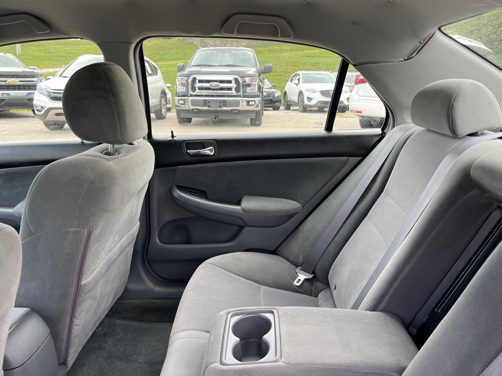 2004 Honda Accord Image 23