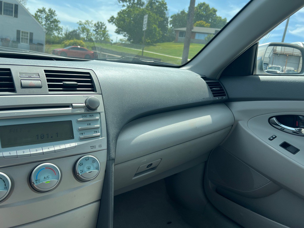 2009 Toyota Camry Image 16