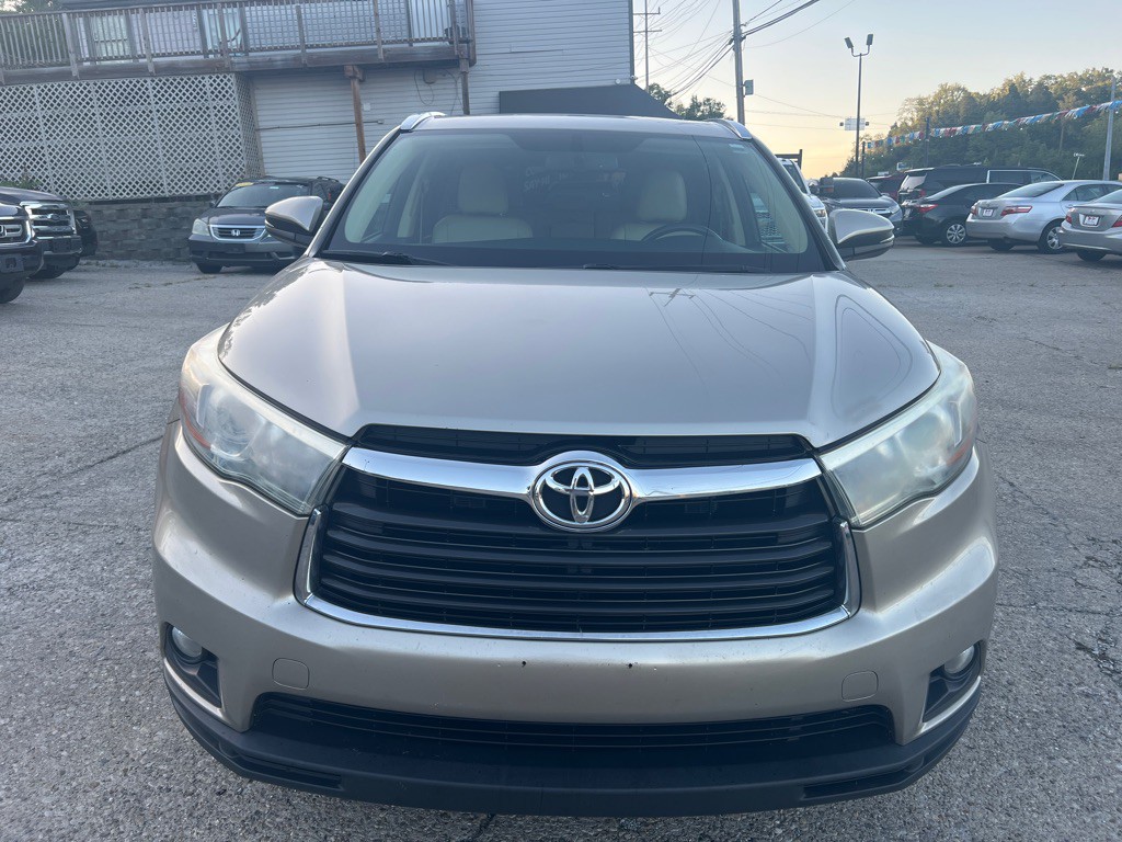 2016 Toyota Highlander Image 2