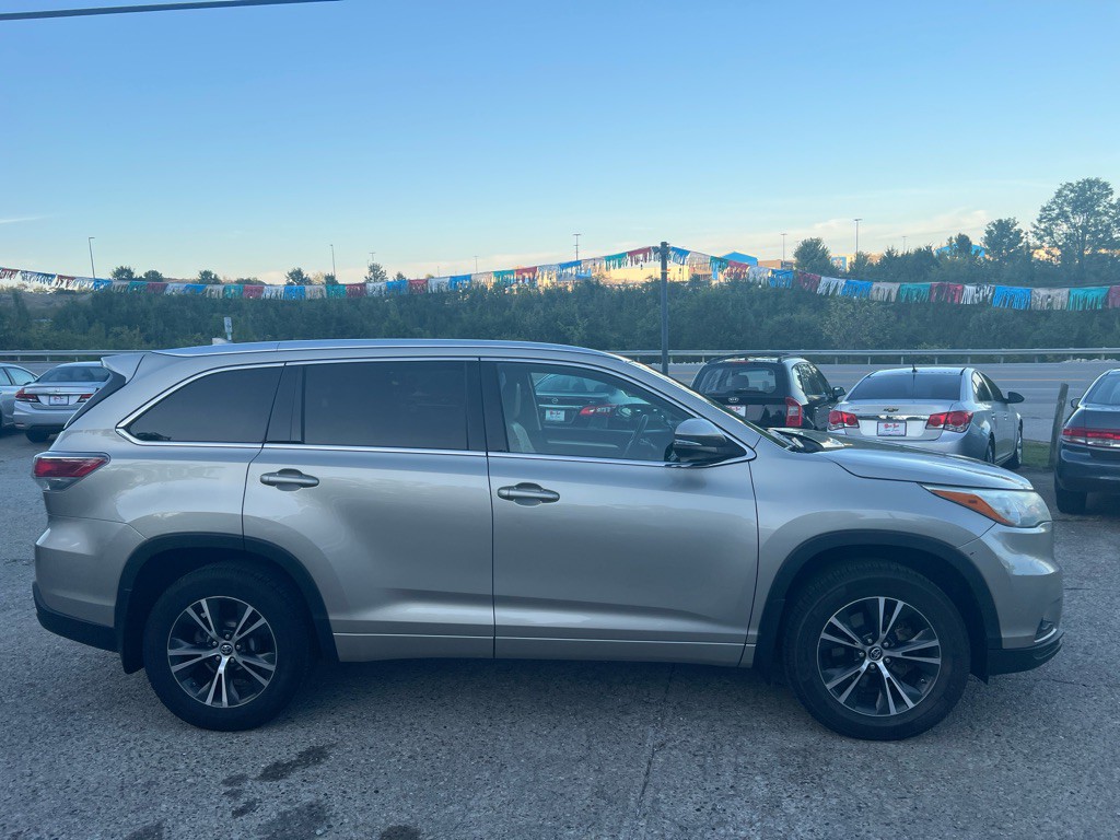 2016 Toyota Highlander Image 4
