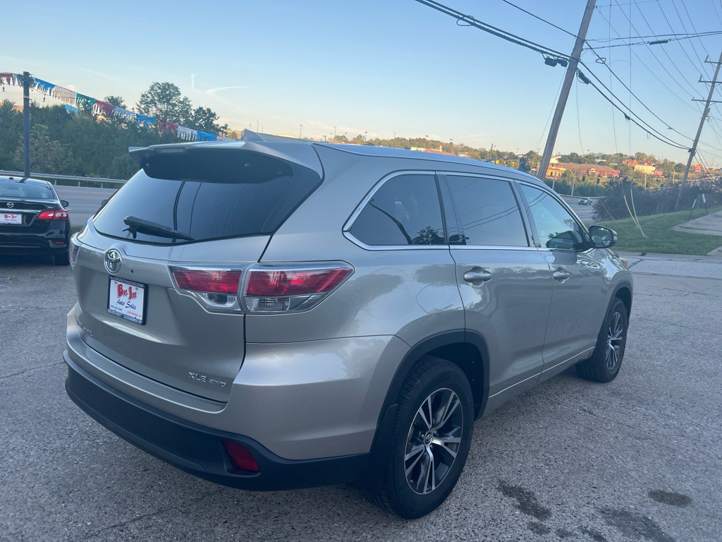2016 Toyota Highlander Image 5