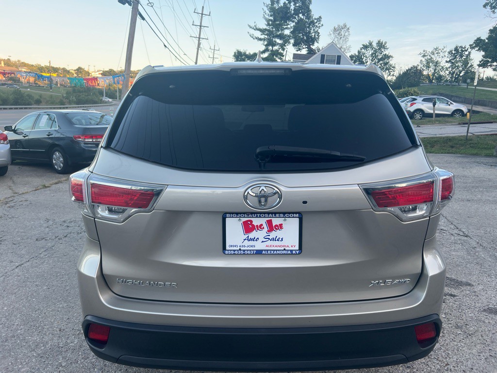 2016 Toyota Highlander Image 6