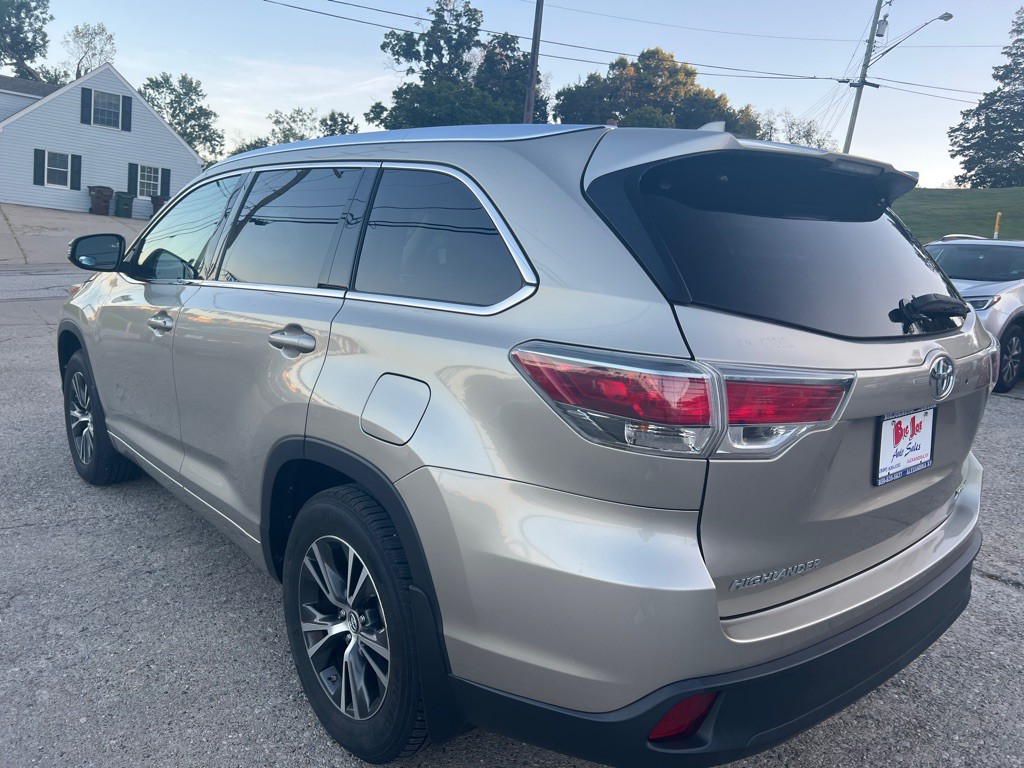 2016 Toyota Highlander Image 7