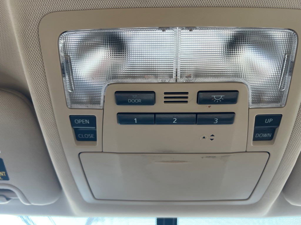 2016 Toyota Highlander Image 22
