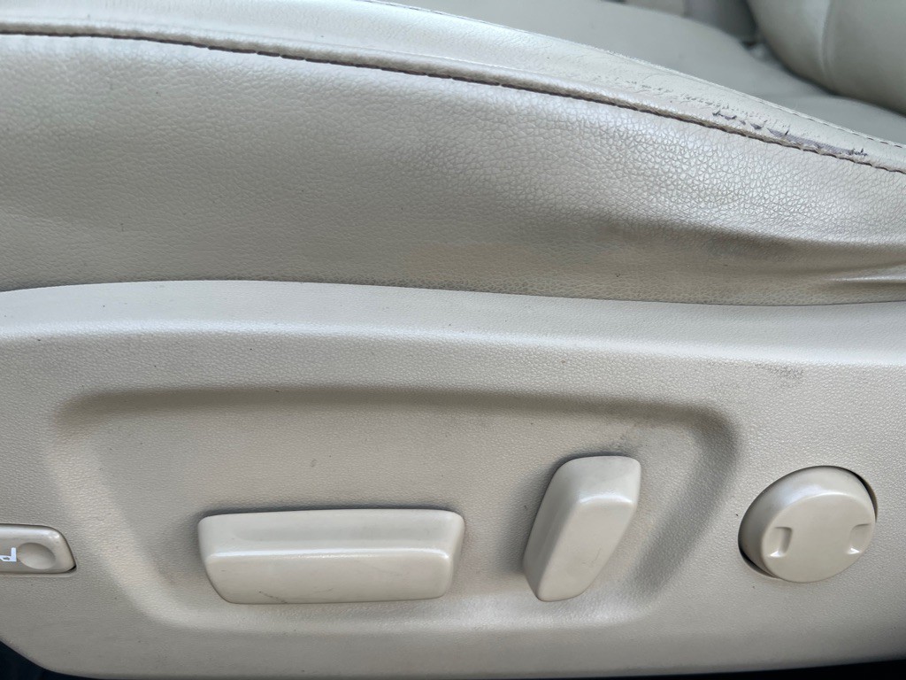 2016 Toyota Highlander Image 30