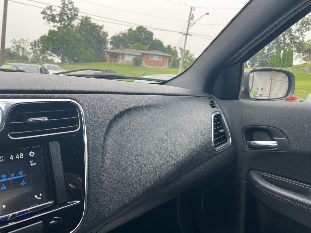 2013 Chrysler 200 Image 17