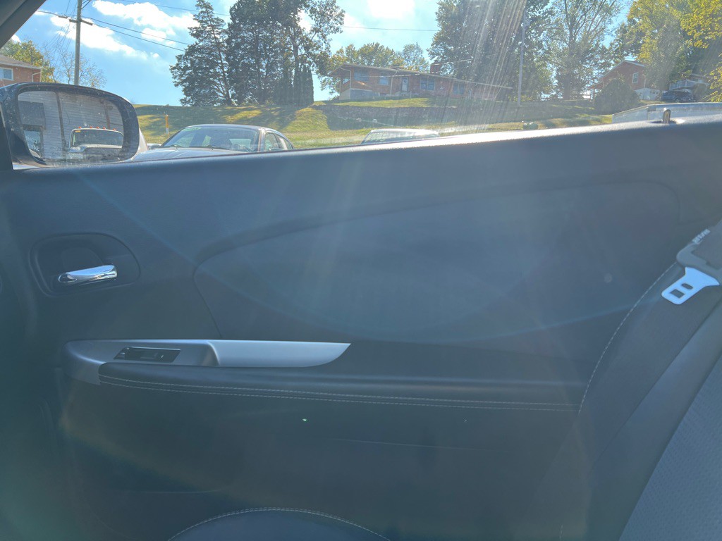 2011 Chrysler 200 Image 16