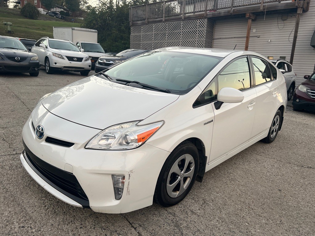 2013 Toyota Prius Image 1