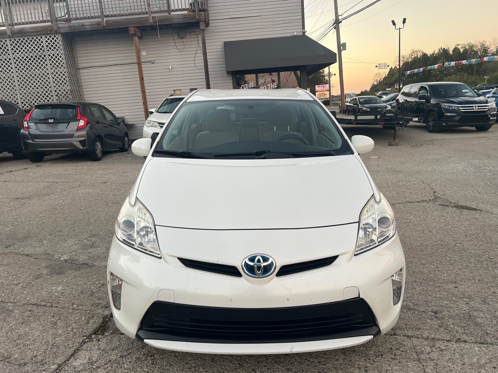 2013 Toyota Prius Image 2