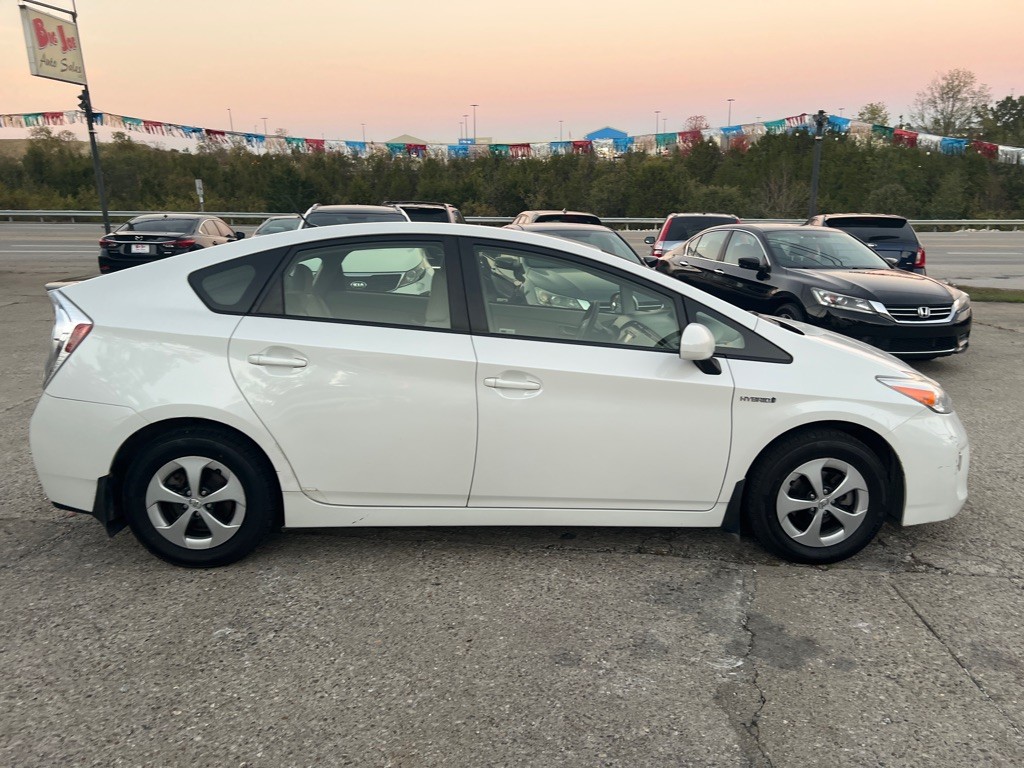 2013 Toyota Prius Image 4
